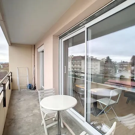 Bel Avec Grand Balcon Et Parking Prive Apartmán