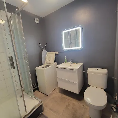 Bel Avec Grand Balcon Et Parking Prive Apartmán *