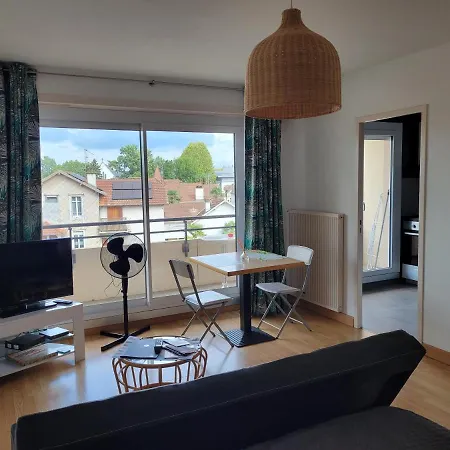 Bel Avec Grand Balcon Et Parking Prive Apartmán *