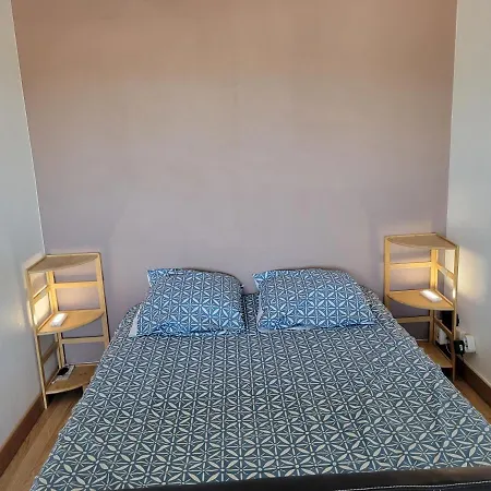 Bel Avec Grand Balcon Et Parking Prive *